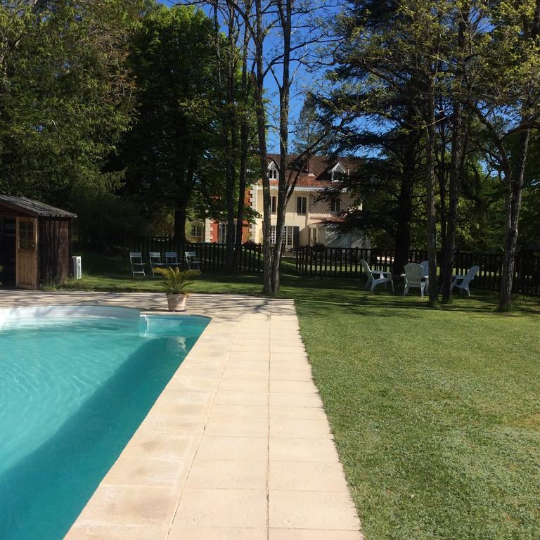 Le Chalet De Luxe Bed & Breakfast Saint-Séverin Eksteriør bilde